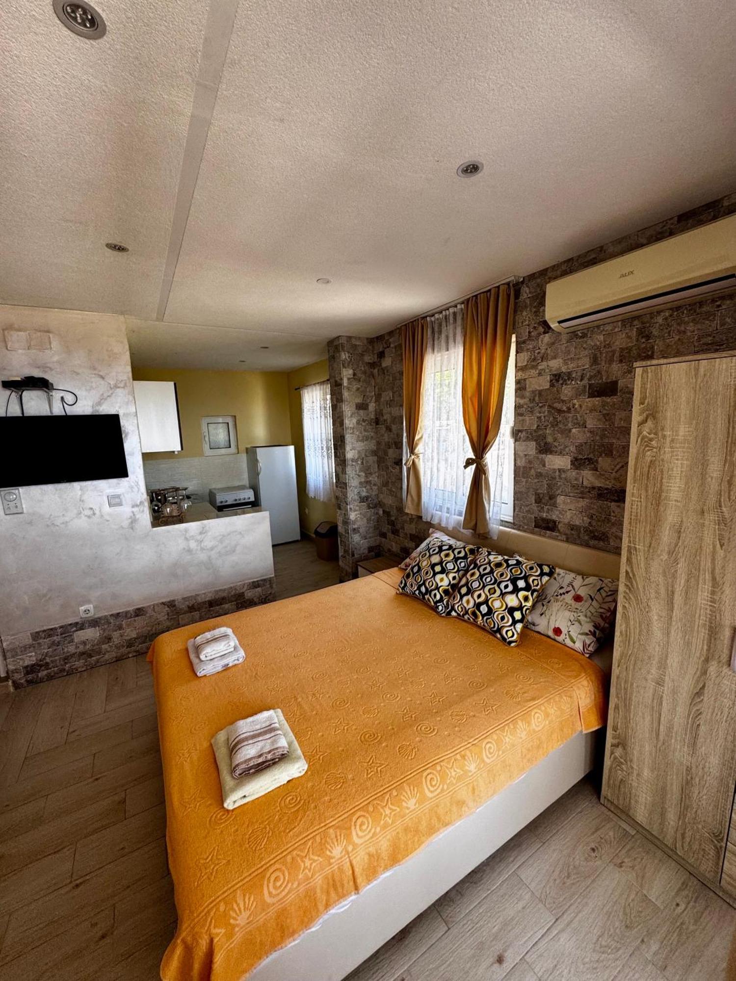 Apartments Tadic Petrovac na moru Exterior foto