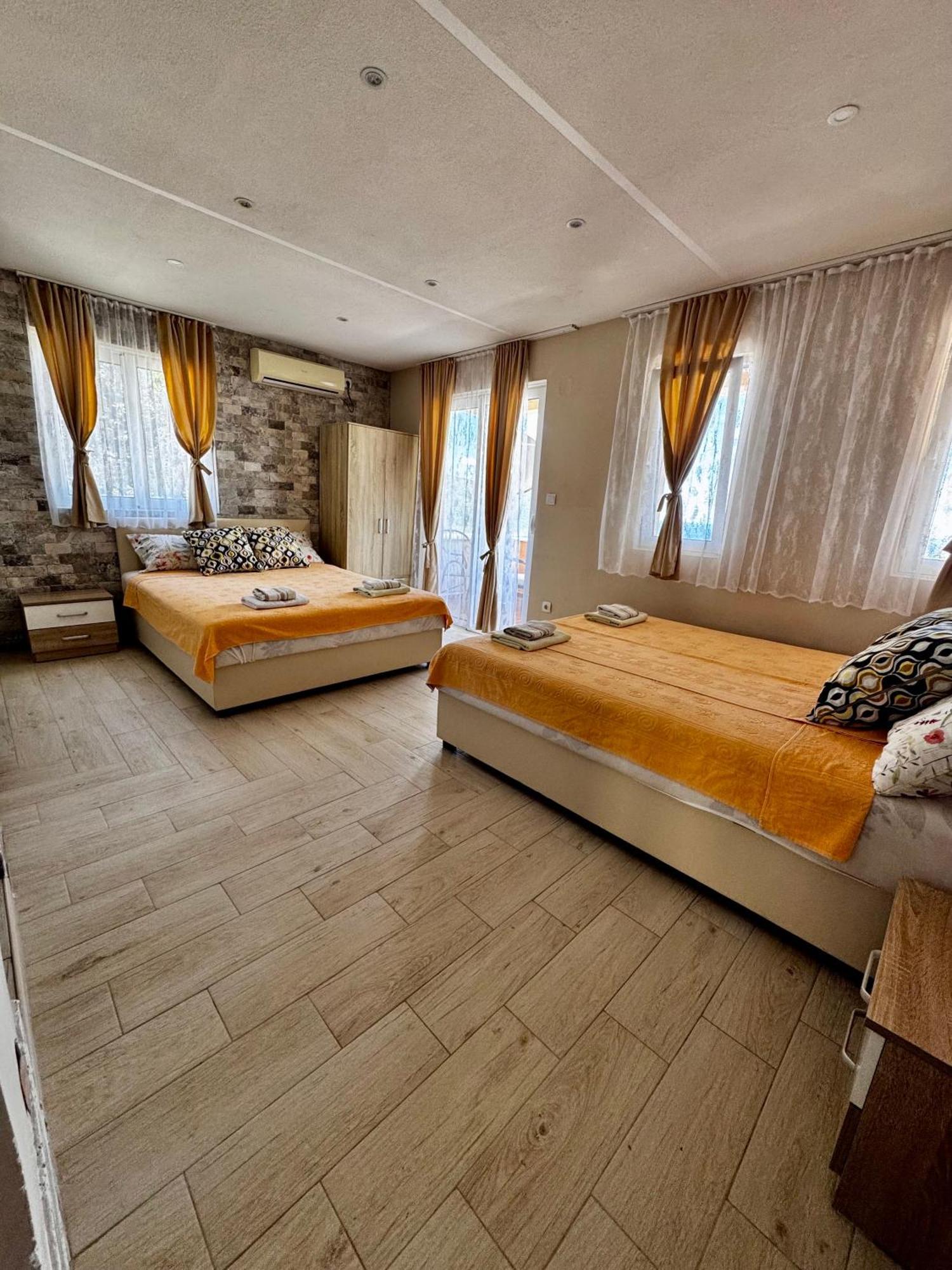 Apartments Tadic Petrovac na moru Exterior foto